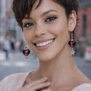 עגילי לב מזכוכית מורנו בצבע סגול  E 1001