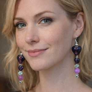 עגילי לב מזכוכית מורנו בצבע סגול E 1010